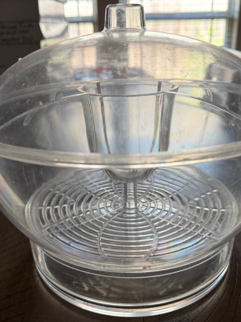 Separated, chilled veggie holder clear color